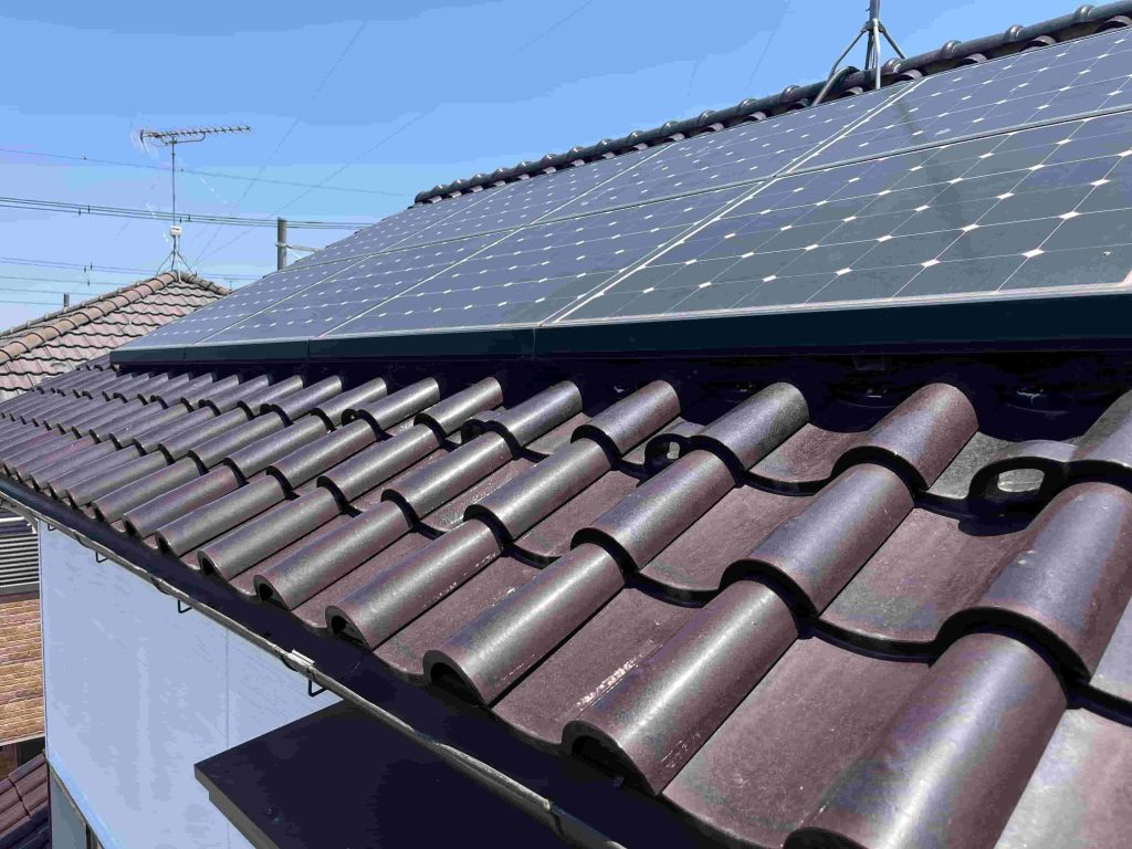 防鳥ネット補修
ソーラーパネルの防鳥ネット