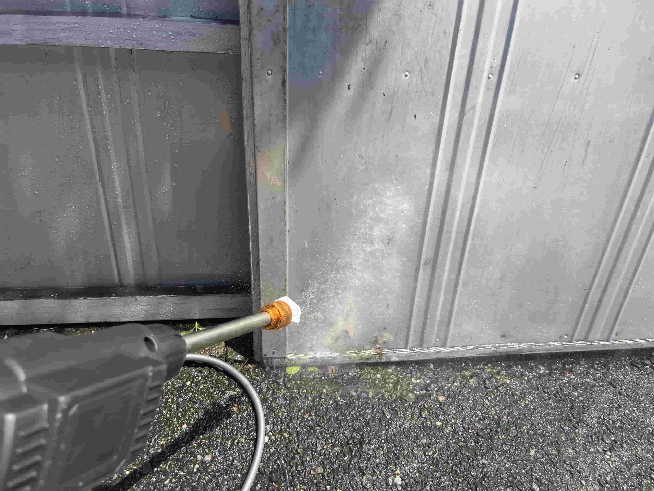 害鳥駆除
糞清掃
高圧洗浄による洗浄